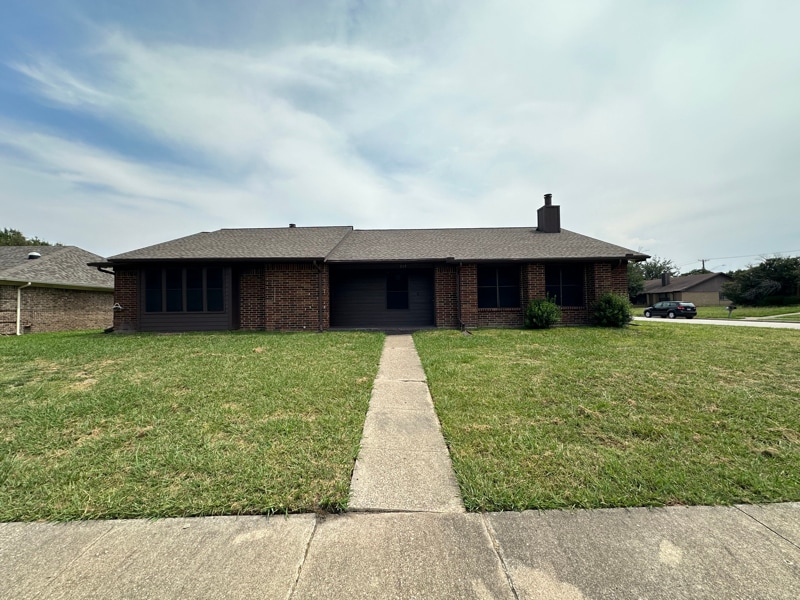 317 Shea St in Garland, TX - Building Photo
