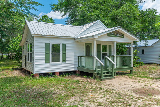 76 Clay St in Defuniak Springs, FL - Building Photo - Building Photo