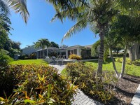 460 Pheasant Dr in Sarasota, FL - Foto de edificio - Building Photo