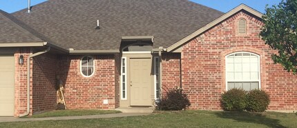 3604 Kensington Dr in Moore, OK - Foto de edificio - Building Photo