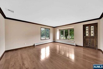 23 Bohnert Pl in Waldwick, NJ - Building Photo - Building Photo
