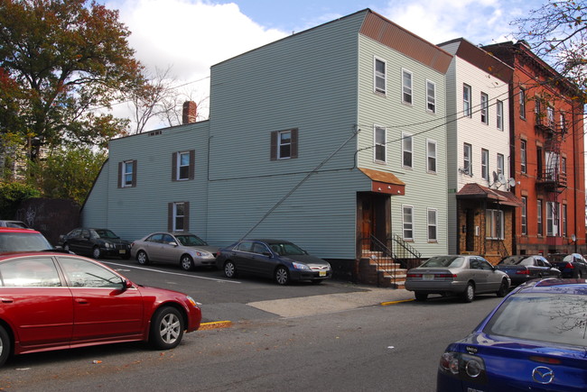 82 Green St in Newark, NJ - Foto de edificio - Building Photo