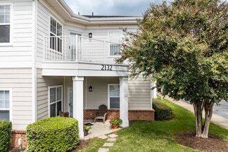 The Crossings at Red Mill in Virginia Beach, VA - Building Photo - Building Photo