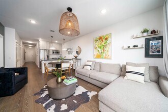 386 5th St, Unit 404 in Jersey City, NJ - Building Photo - Building Photo