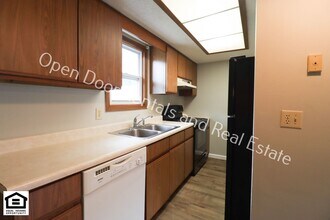 7701-7729 E State Blvd in Fort Wayne, IN - Building Photo - Building Photo