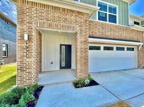 1021 Winnsboro Lp in Round Rock, TX - Building Photo - Building Photo