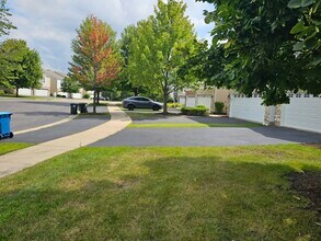 4029 Boulder Ct in Aurora, IL - Foto de edificio - Building Photo