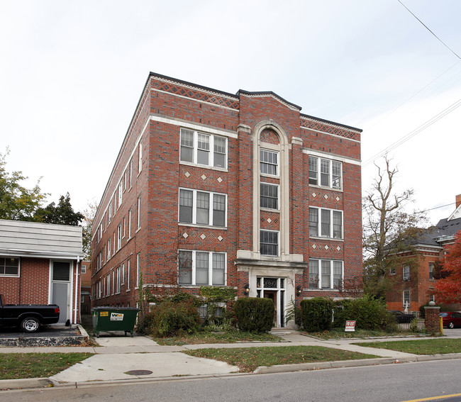 108 Washtenaw Ave in Ypsilanti, MI - Foto de edificio - Building Photo