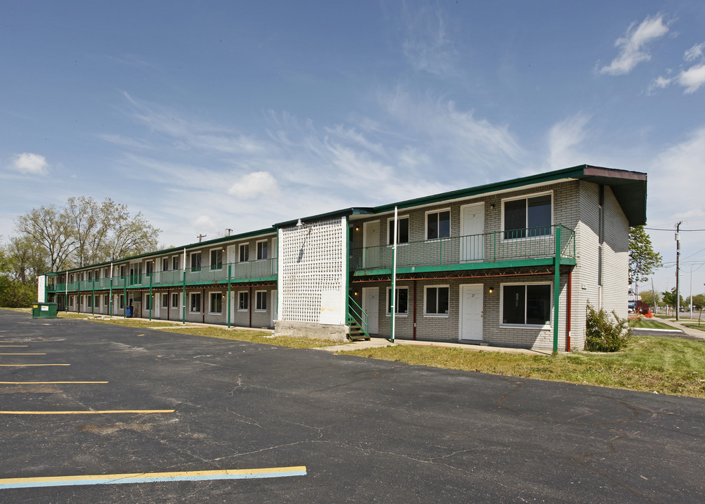 Pebble Creek in Wayne, MI - Building Photo