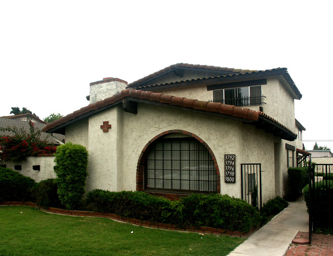 3792-3800 Green Ave in Los Alamitos, CA - Building Photo - Building Photo