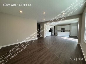 6909 Wolf Crk Ct in Whitestown, IN - Building Photo - Building Photo