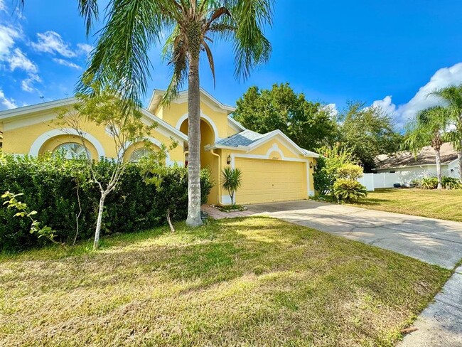 22537 Roderick Dr in Land O Lakes, FL - Building Photo - Building Photo