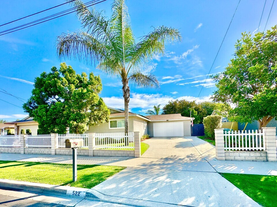 522 Roja Dr in Oceanside, CA - Building Photo