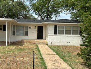 3128 38th St in Lubbock, TX - Building Photo - Building Photo