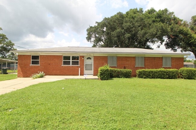 property at 7190 Pennington Dr
