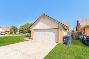 11040 N Eagle Ln in Oklahoma City, OK - Building Photo