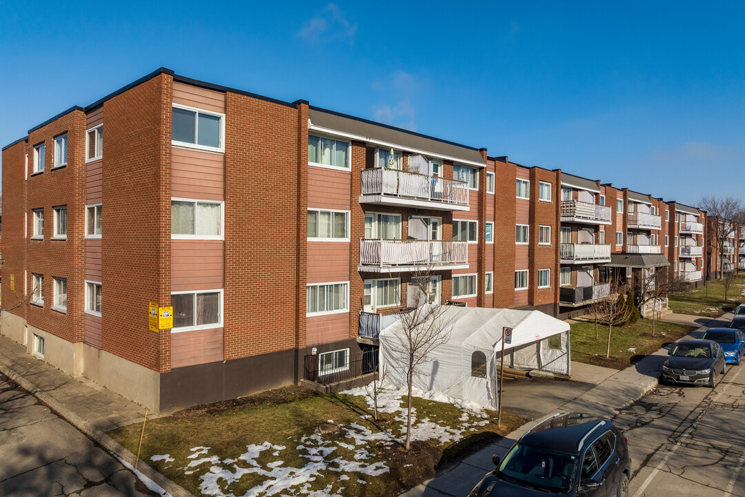 6255 Boul Joseph-Renaud in Montréal, QC - Building Photo