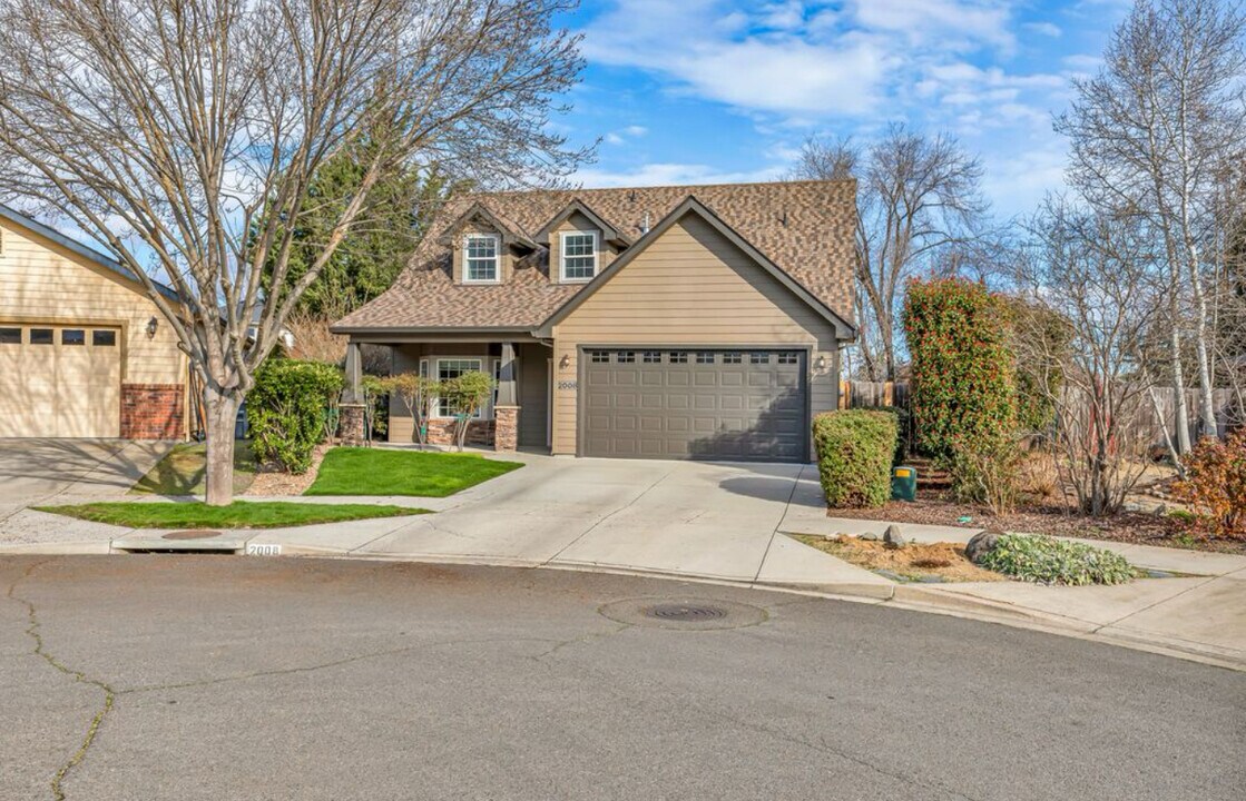 2008 Deer Pointe Ct in Medford, OR - Building Photo