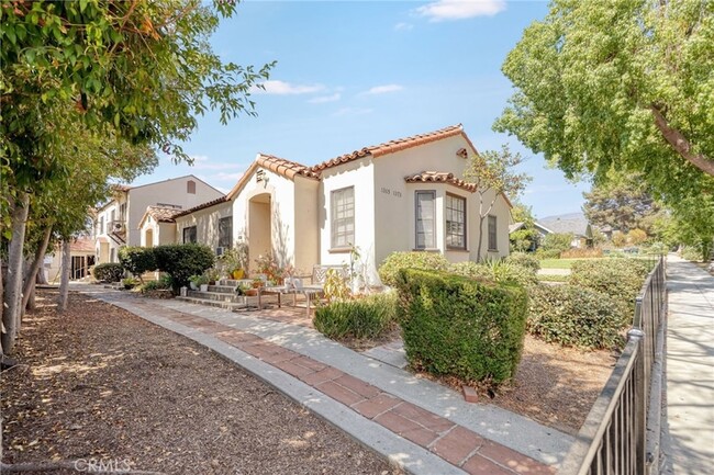 property at 1375 N Mentor Ave