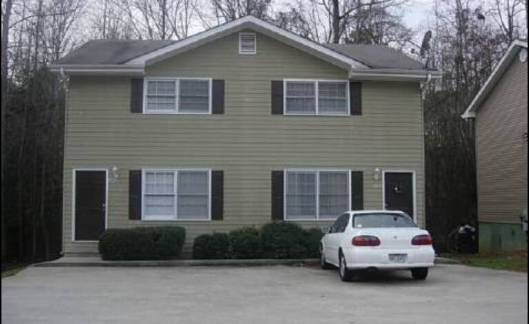 11 Stephen Dr in Toccoa, GA - Foto de edificio