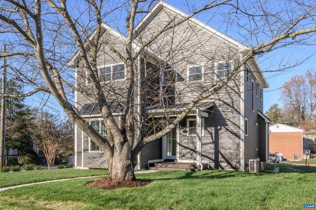 1501 E Market St in Charlottesville, VA - Building Photo - Building Photo