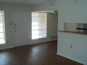 4709 Harmon Ave in Austin, TX - Building Photo - Building Photo