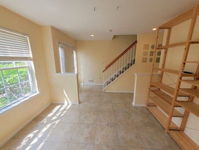 85 Nathan Blvd in Sayreville, NJ - Building Photo - Building Photo