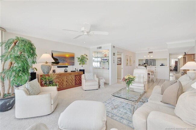 9500 S Ocean Dr in Jensen Beach, FL - Foto de edificio - Building Photo