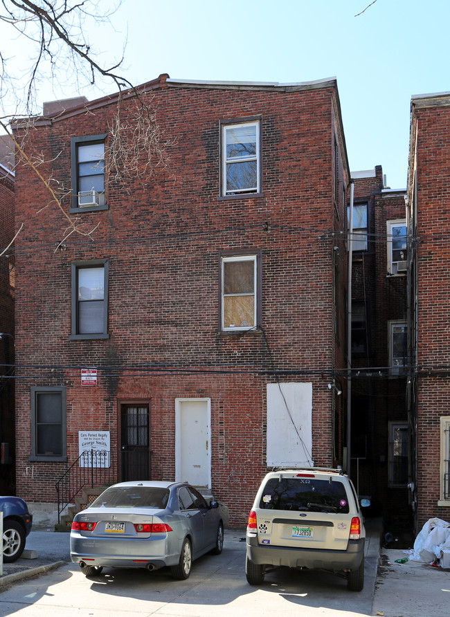 4029 Locust St in Philadelphia, PA - Building Photo - Building Photo