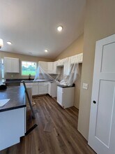 1290 Evergreen Ave in Hollister, MO - Building Photo - Building Photo
