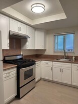 16321 Siskiyou Rd, Unit 6 in Apple Valley, CA - Building Photo