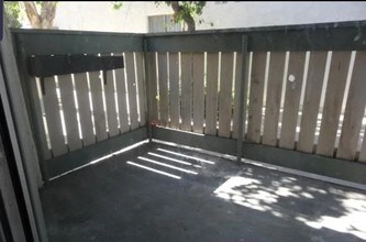 8601 International Ave-Unit -274 in Los Angeles, CA - Foto de edificio - Building Photo