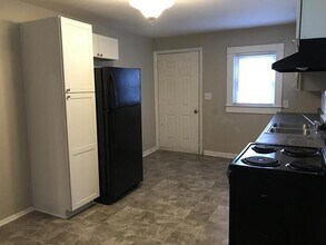 2095 Vickers Rd in Huntersville, NC - Building Photo - Building Photo