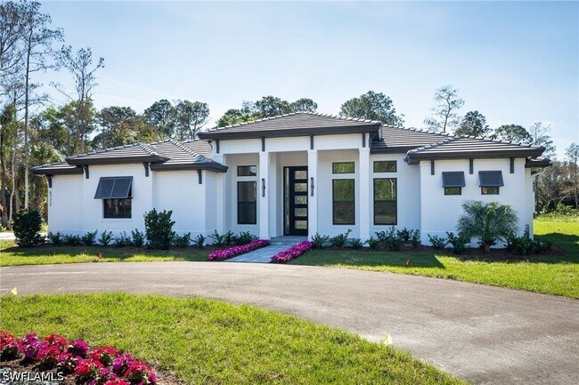 5772 Green Blvd in Naples, FL - Building Photo - Building Photo