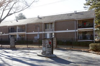Henderson Park in Atlanta, GA - Building Photo - Building Photo