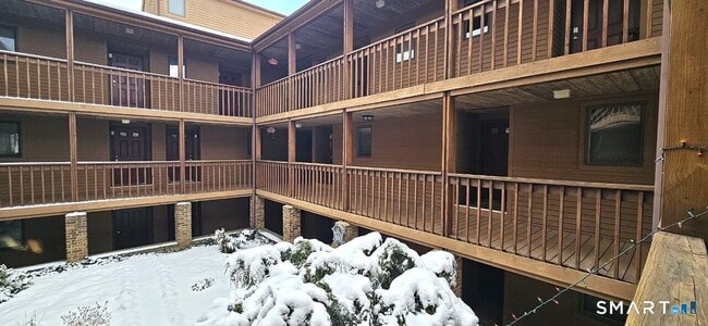 482 East St in Plainville, CT - Building Photo - Building Photo