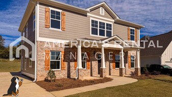 469 Avondale Dr in Pell City, AL - Building Photo