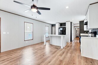 116 Norene St in Conroe, TX - Foto de edificio - Building Photo