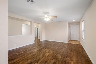 240 Myrtle St in Kyle, TX - Building Photo - Building Photo