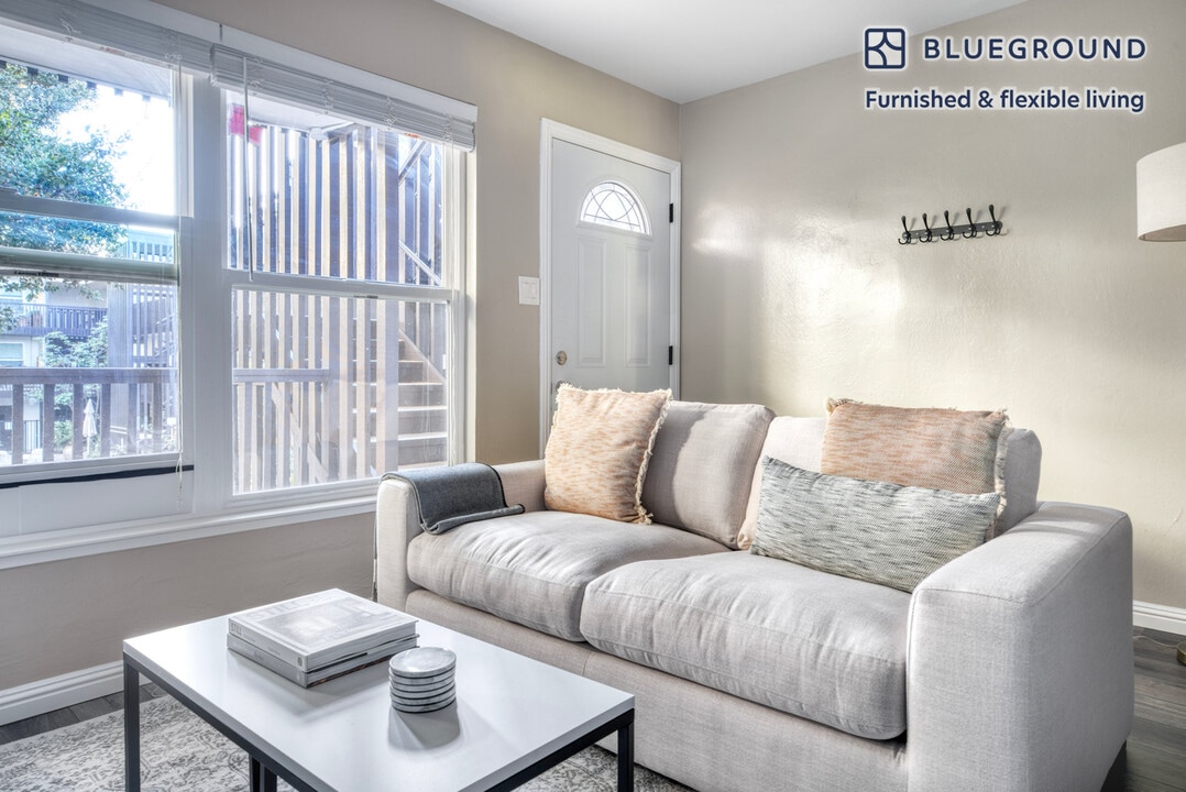 710 Laurel Ave in San Mateo, CA - Building Photo