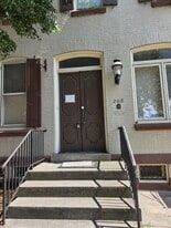 208 E Market St in York, PA - Building Photo