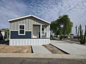 10701 N 99th Ave in Peoria, AZ - Building Photo