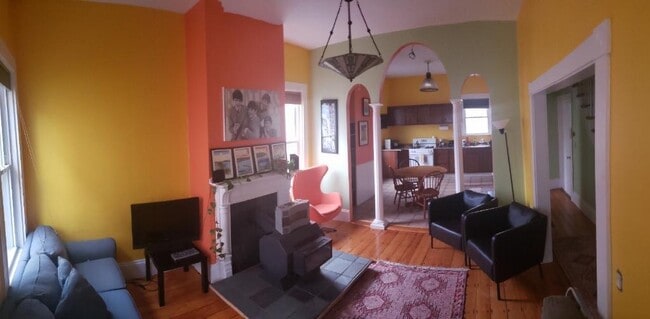 property at 2 Washington Ct