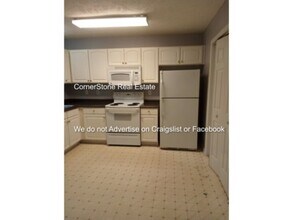 405 Cityview Ln in Fayetteville, NC - Building Photo - Building Photo