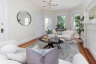 106 Browne St in Brookline, MA - Building Photo - Building Photo