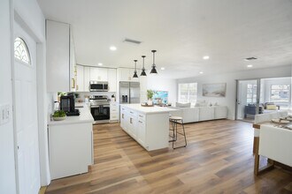 2710 NE 48th Ct in Lighthouse Point, FL - Building Photo - Building Photo