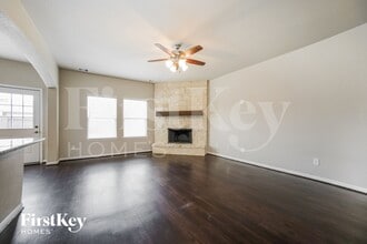 12453 Hackberry Dr in Willis, TX - Foto de edificio - Building Photo