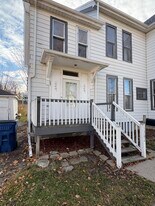 816 N Sheridan St, Unit 1302 5th st near garage in Bay City, MI - Building Photo