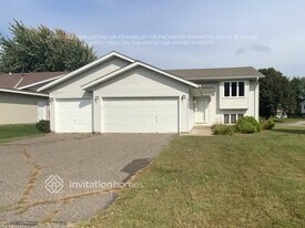 12155 Quinn St in Minneapolis, MN - Building Photo