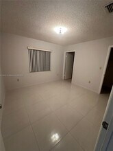 2904 NW 94th St in Miami, FL - Building Photo - Building Photo